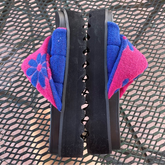 Rocket Dog | Breeze Hot Pink Slide Sandal Groovy Floral Terrycloth - Picture 4 of 8